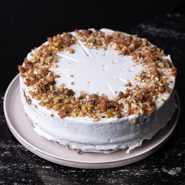 Carrot Cake sobre una mesa